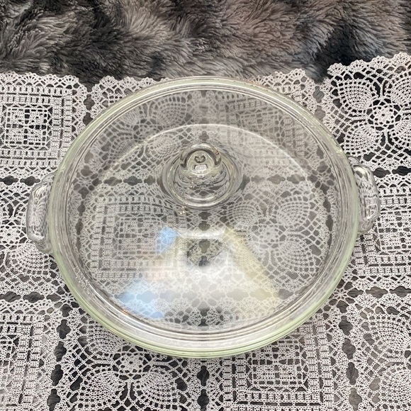 Vintage Early Clear Pyrex Dish Clear Casserole with Lid 4 Cup - Picture 6 of 16